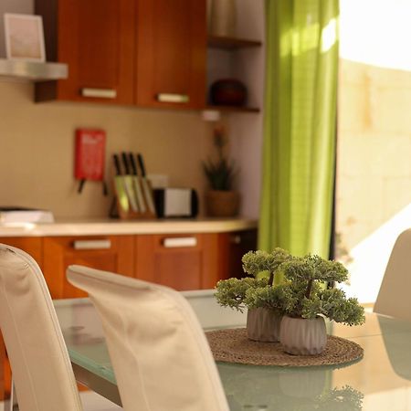Seafront Duplex Penthouse With Terrace Overlooking Xlendi Bay Esterno foto