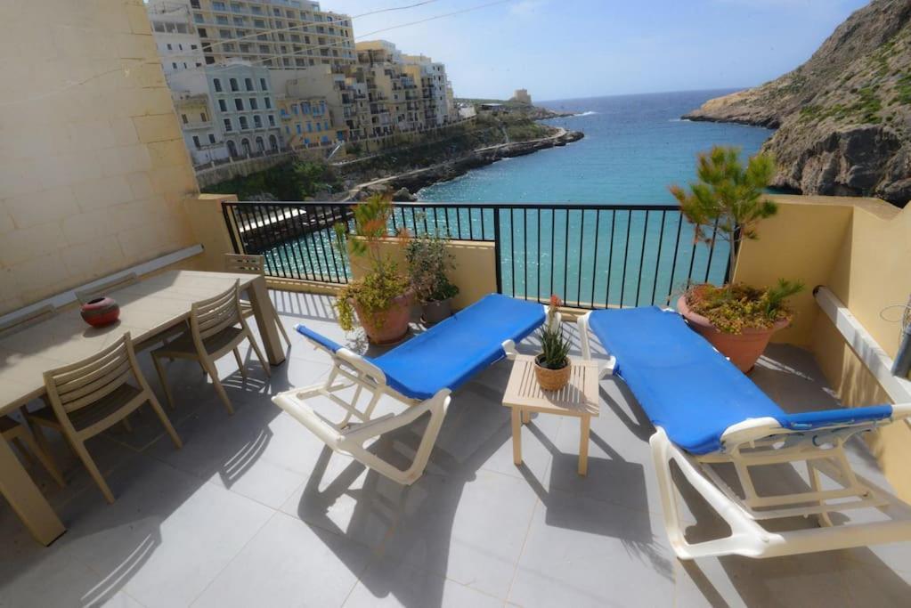 Seafront Duplex Penthouse With Terrace Overlooking Xlendi Bay Esterno foto
