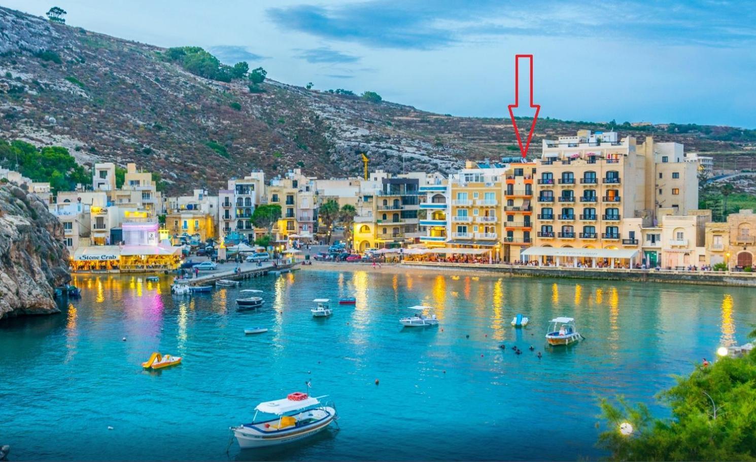 Seafront Duplex Penthouse With Terrace Overlooking Xlendi Bay Esterno foto