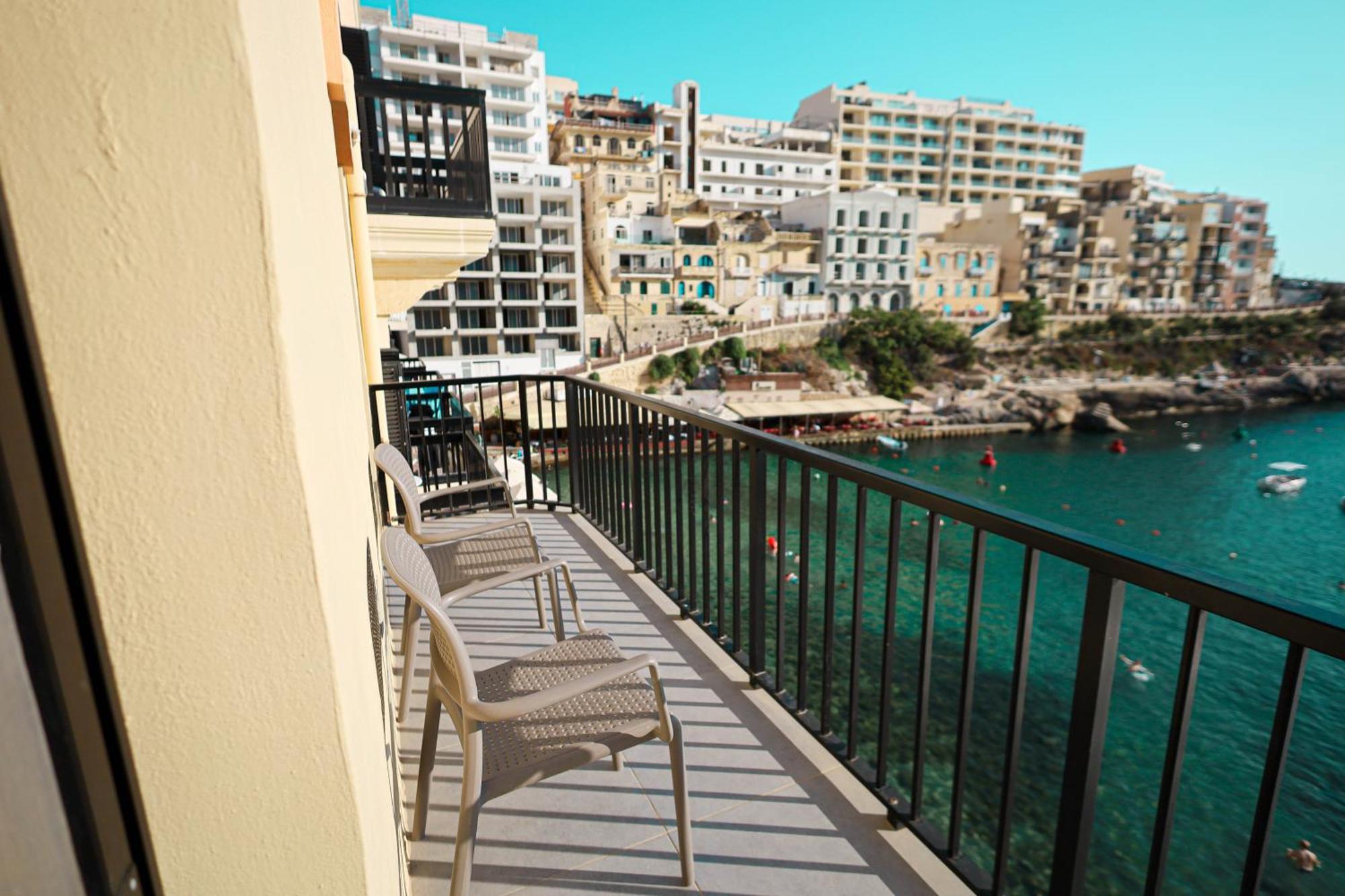 Seafront Duplex Penthouse With Terrace Overlooking Xlendi Bay Esterno foto