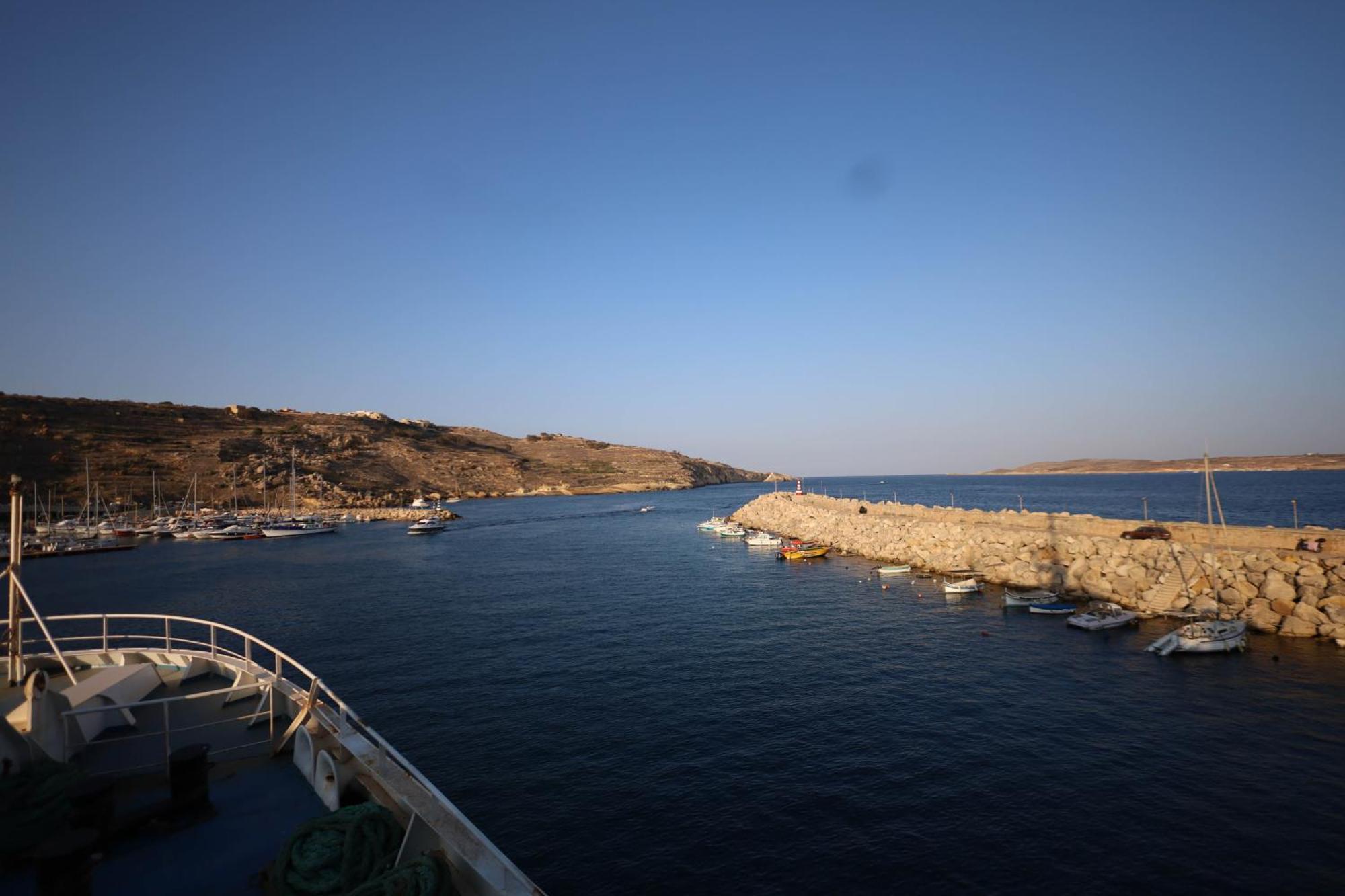Seafront Duplex Penthouse With Terrace Overlooking Xlendi Bay Esterno foto